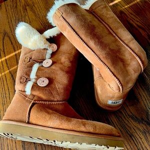 UGG Bailey Button Triplet Boot